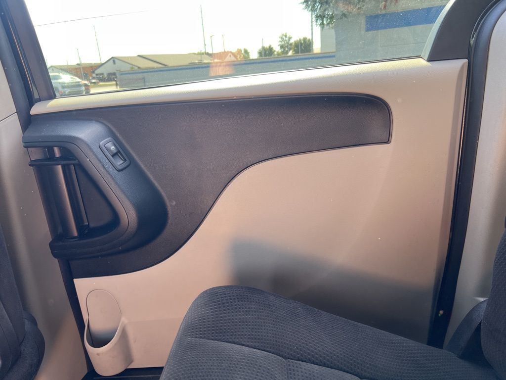 Thumbnail: 2016 Dodge Grand Caravan - 26