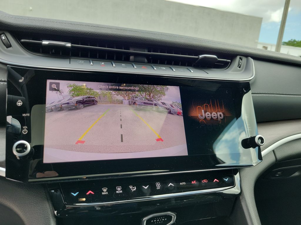 New 2026 White/off-white Jeep Laredo image 29