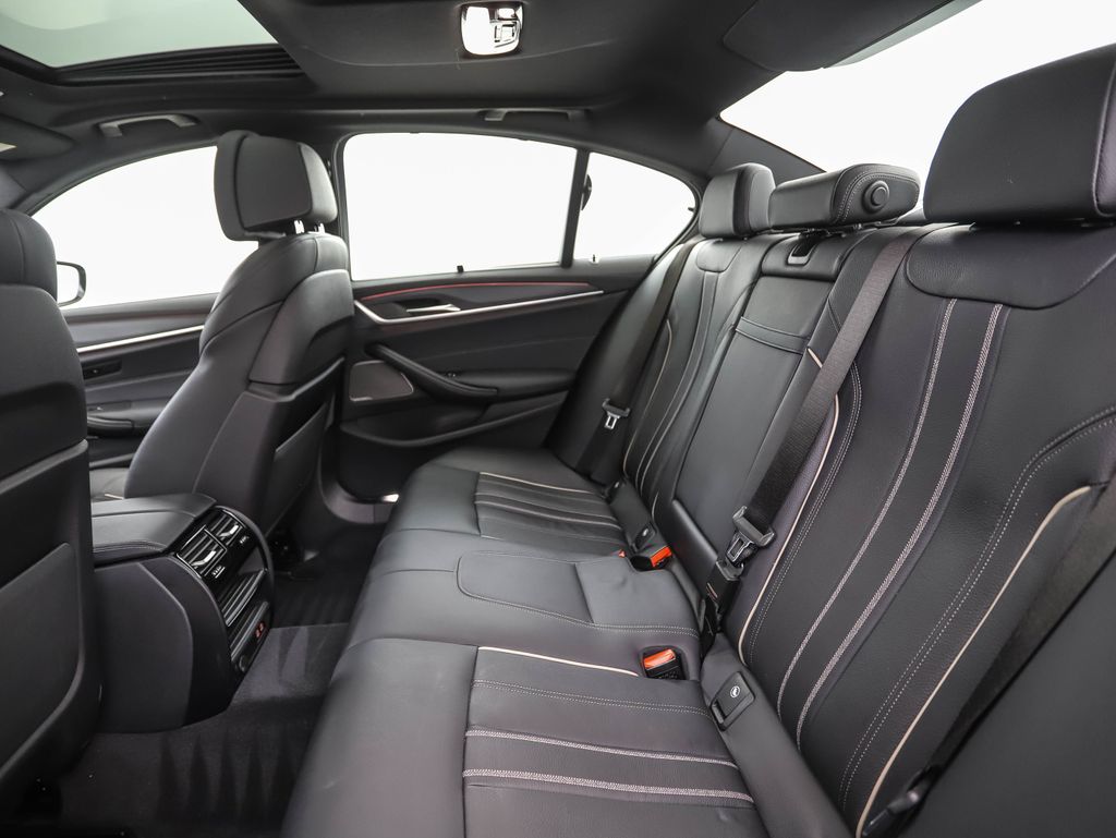 Thumbnail: 2023 BMW 5 Series - 22