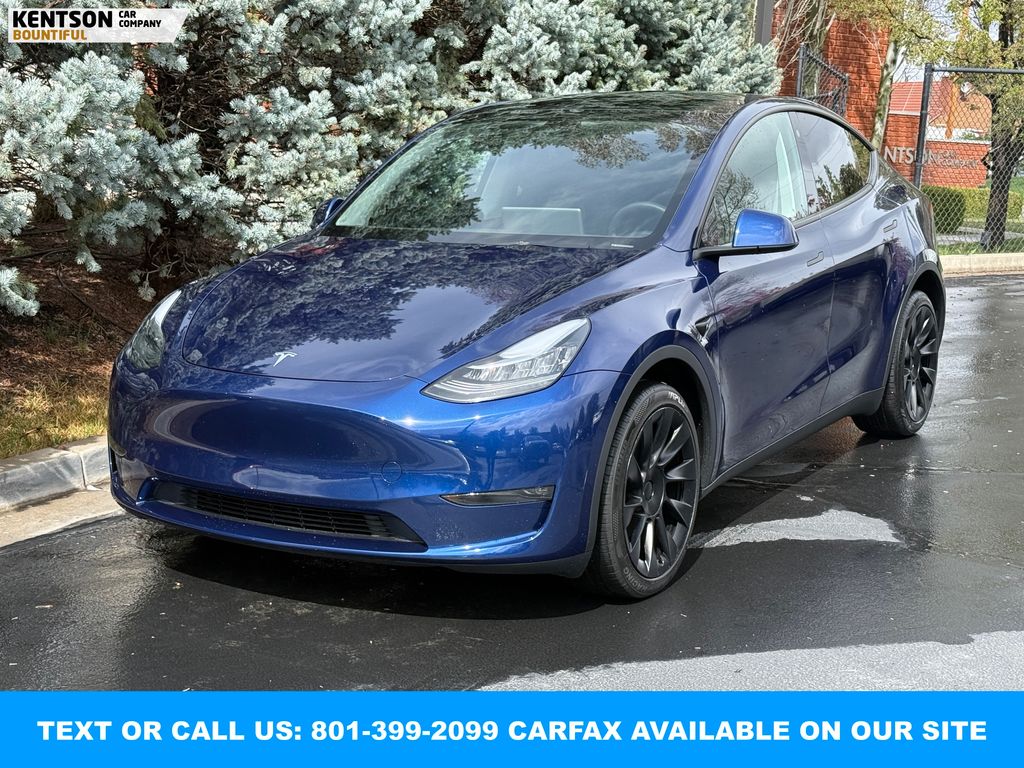 View vehicle photo 3