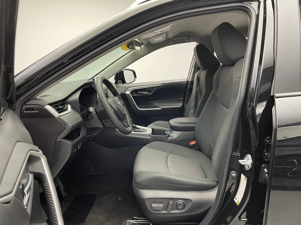 2024 Toyota RAV4 XLE 12