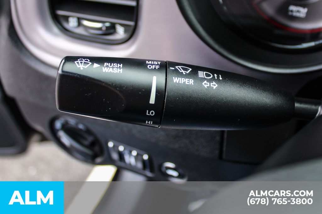 Used 2023 Black Dodge SXT image 29