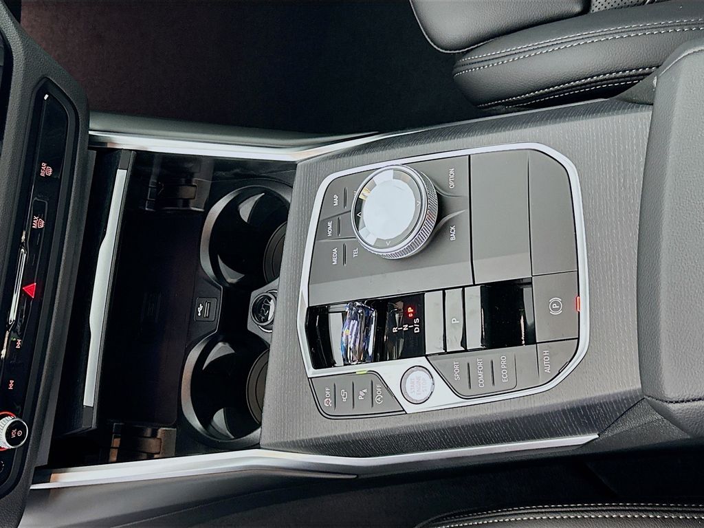 Thumbnail: 2026 BMW 3 Series - 15