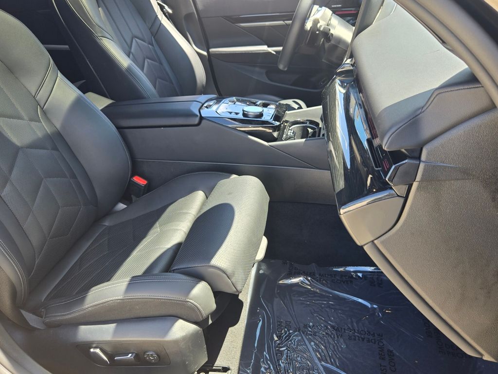 2025 BMW 530i - $34,685