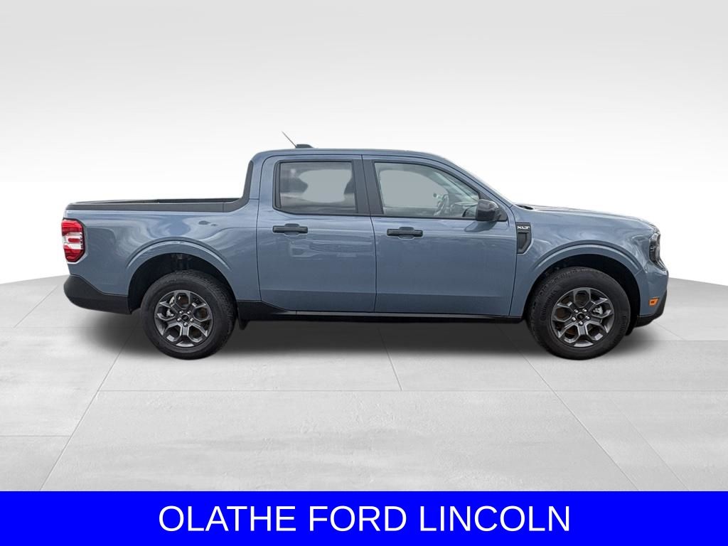 View vehicle photo 4