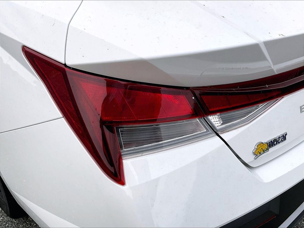 2024 Hyundai Elantra — photo 32