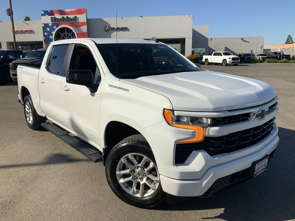 Summit White 2024 Chevrolet Silverado 1500 RST Crew Cab 4WD Pickup Truck Four-Wheel Drive Automatic