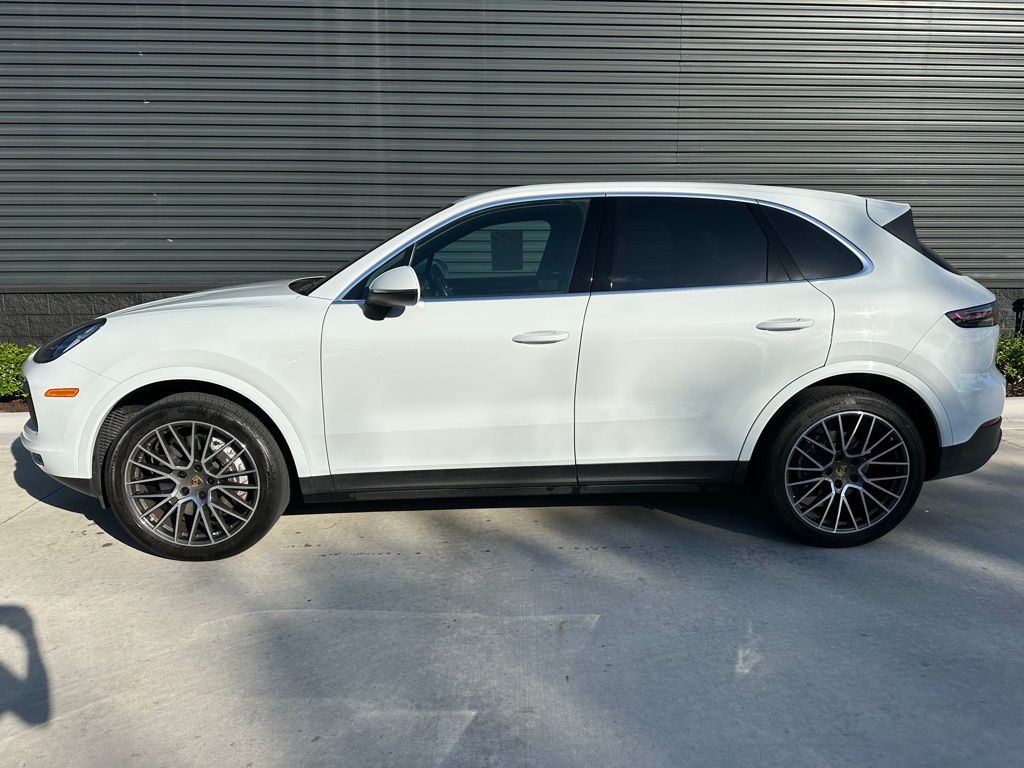 2022 Porsche Cayenne  2