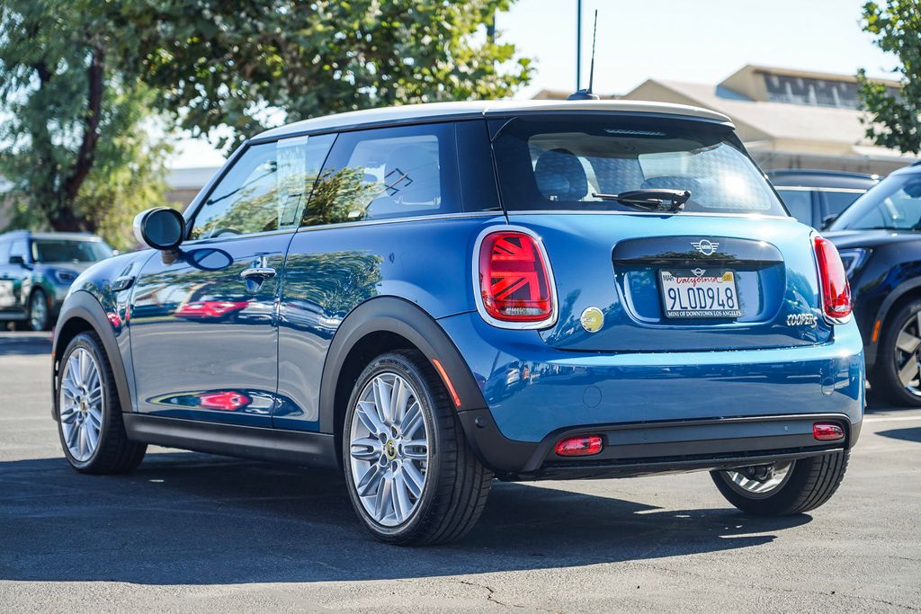 2024 MINI Cooper SE Electric Signature 6