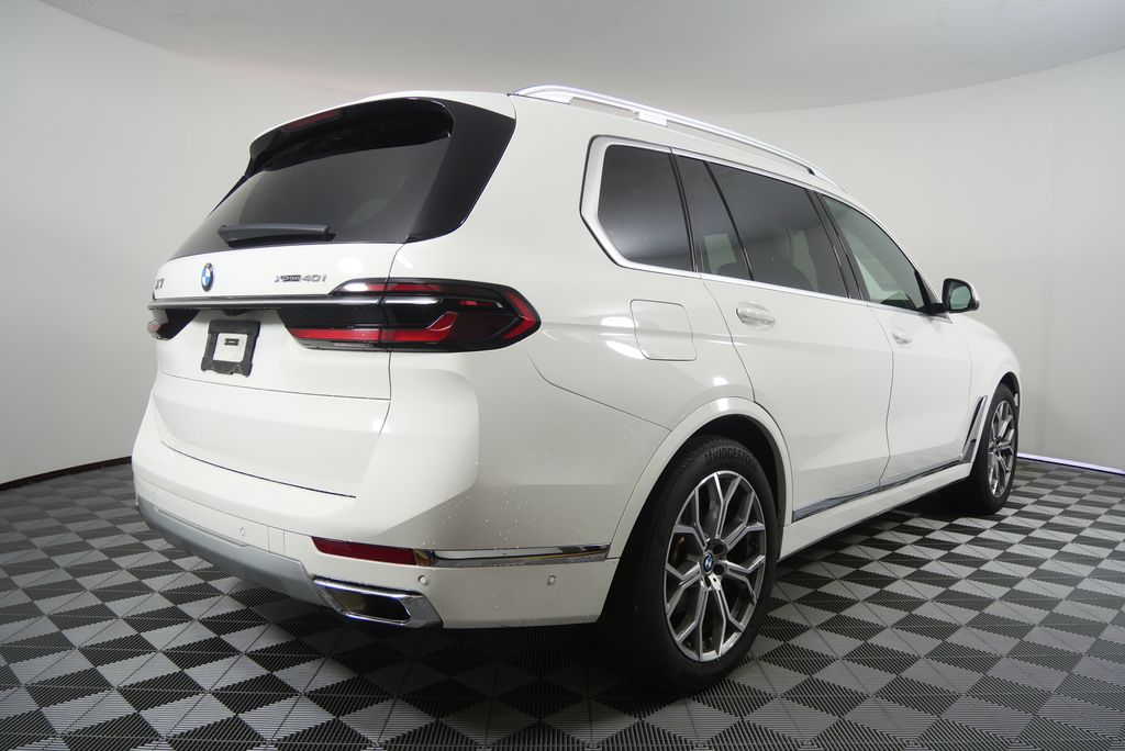 Thumbnail: 2025 BMW X7 - 3