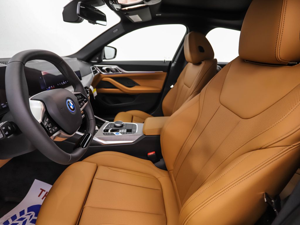 Thumbnail: 2025 BMW i4 - 12