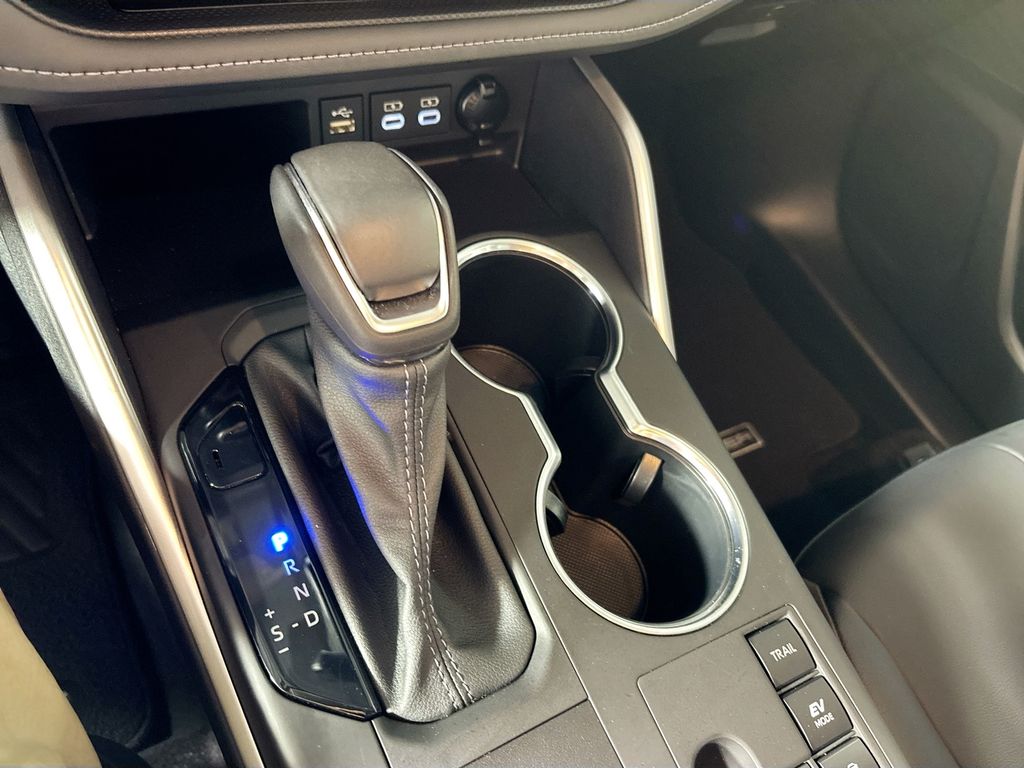 2024 Toyota Highlander Hybrid XLE