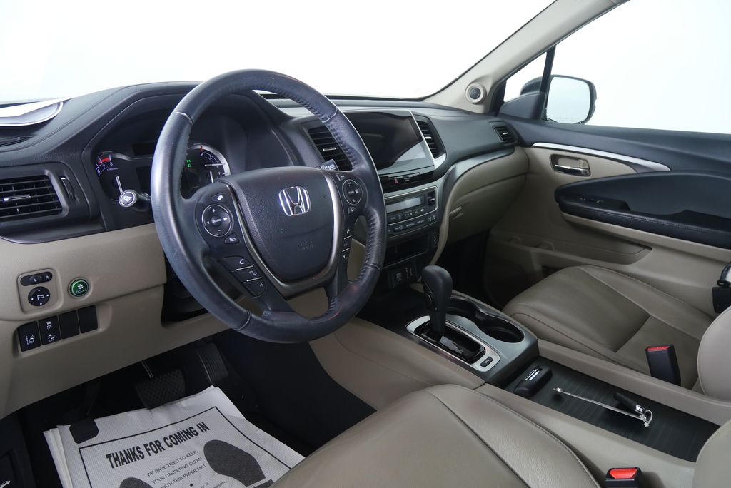 Thumbnail: 2018 Honda Pilot - 13