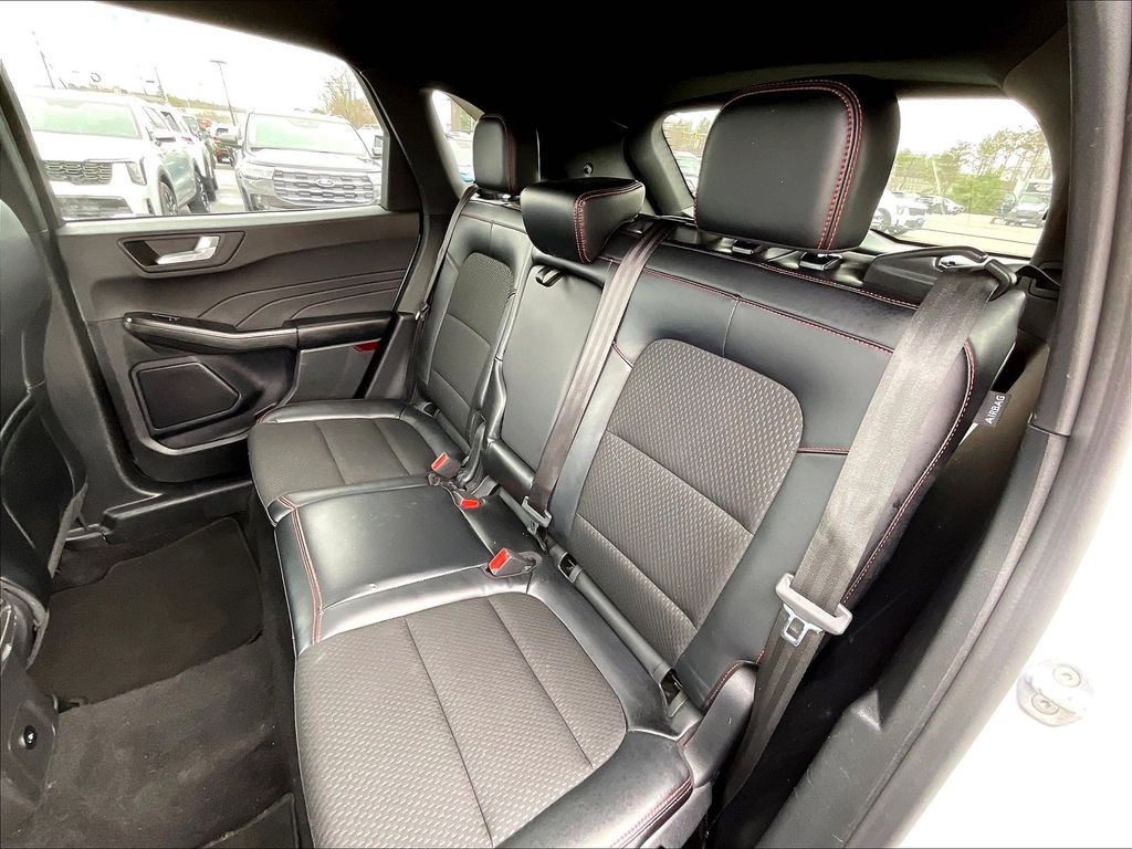 2025 Ford Escape — photo 14