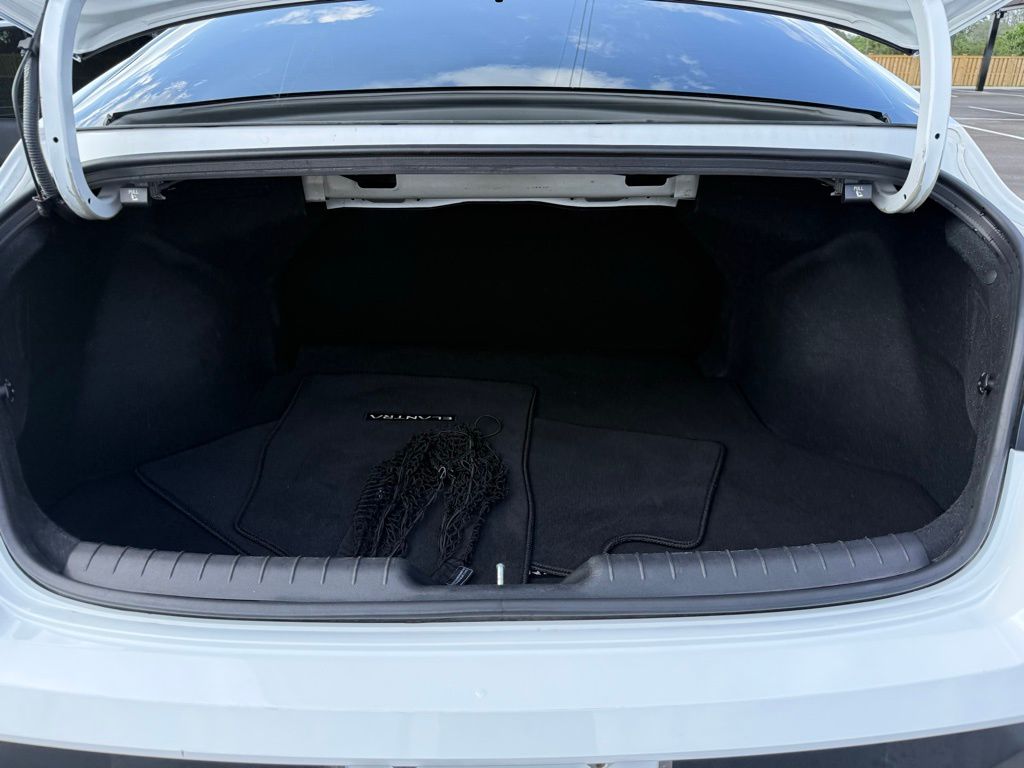 Thumbnail: 2024 Hyundai Elantra - 26