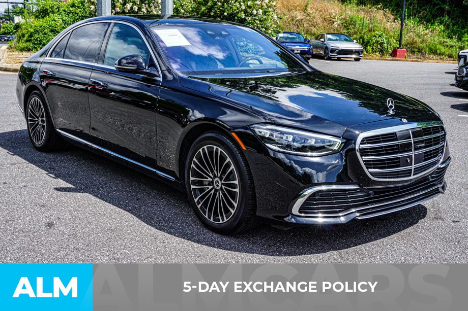 Used 2024 Black Mercedes-Benz S 580e image 4