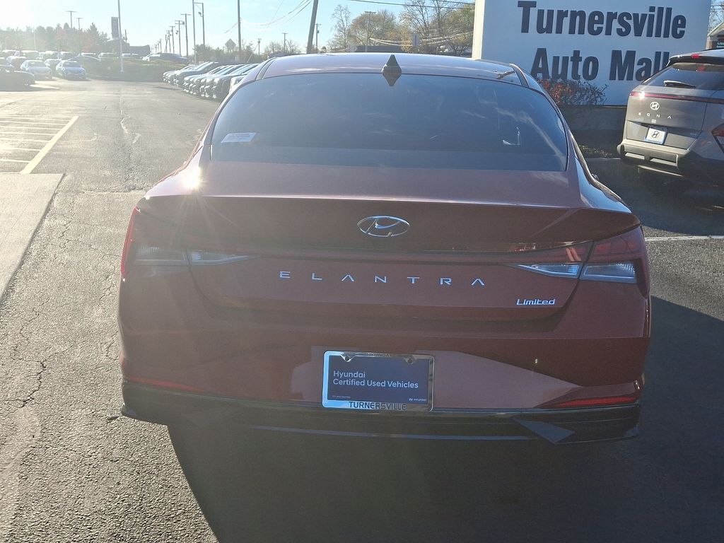 2022 Hyundai Elantra Limited Edition 5