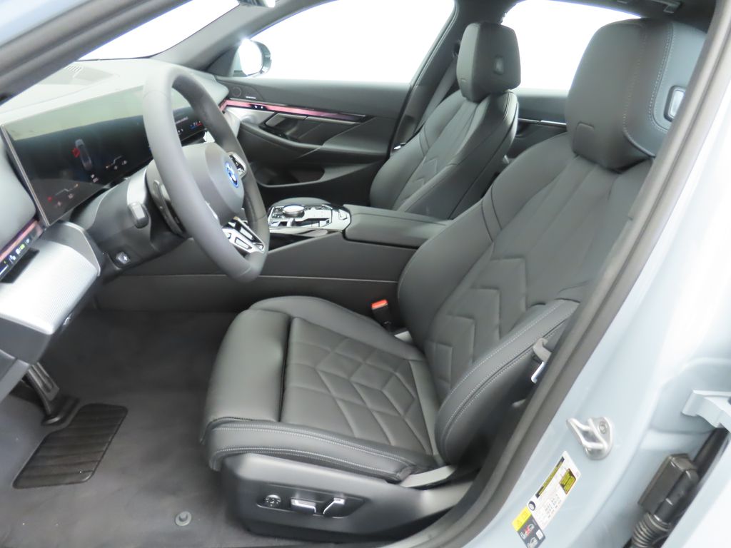 Thumbnail: 2026 BMW i5 - 19