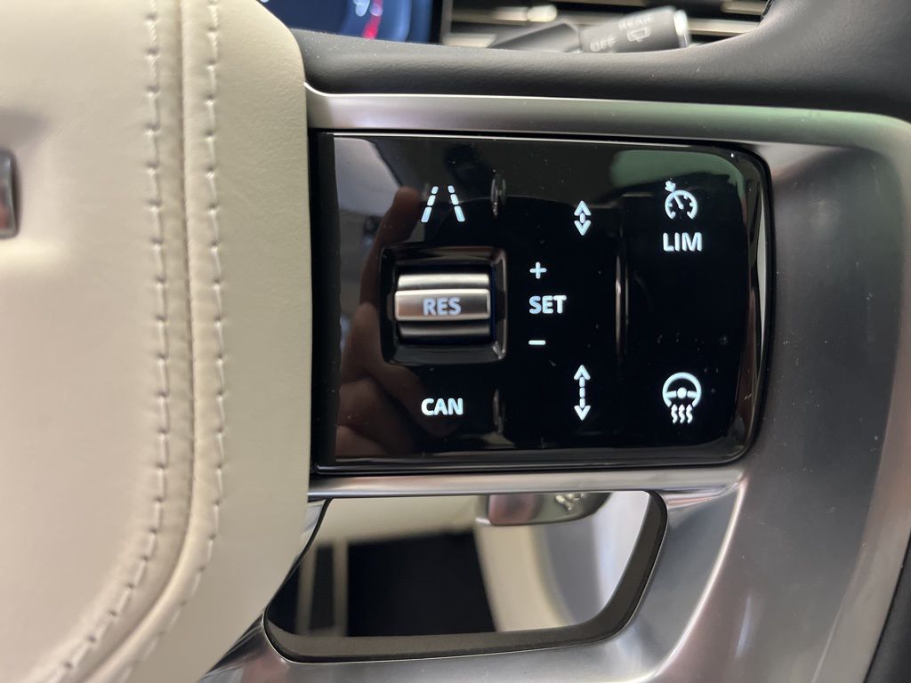 Thumbnail: 2025 Land Rover Range Rover - 15