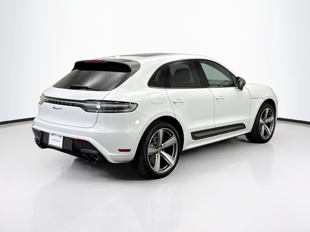 Thumbnail: 2026 Porsche Macan - 7