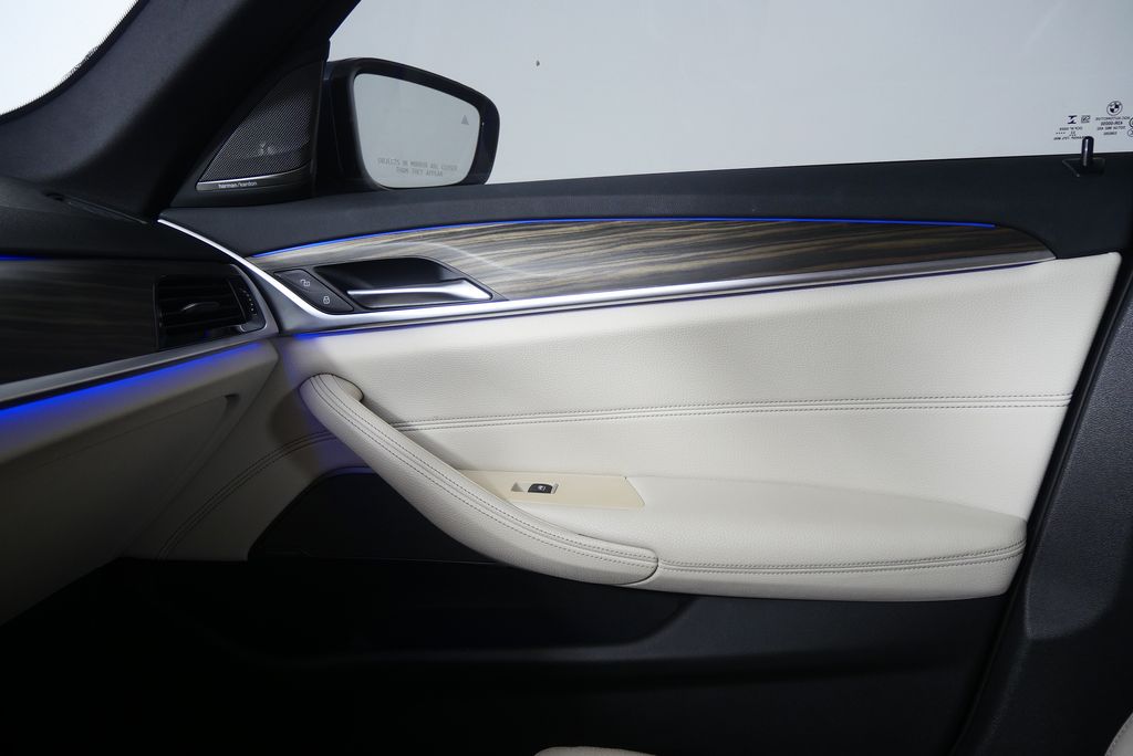 Thumbnail: 2023 BMW 5 Series - 30