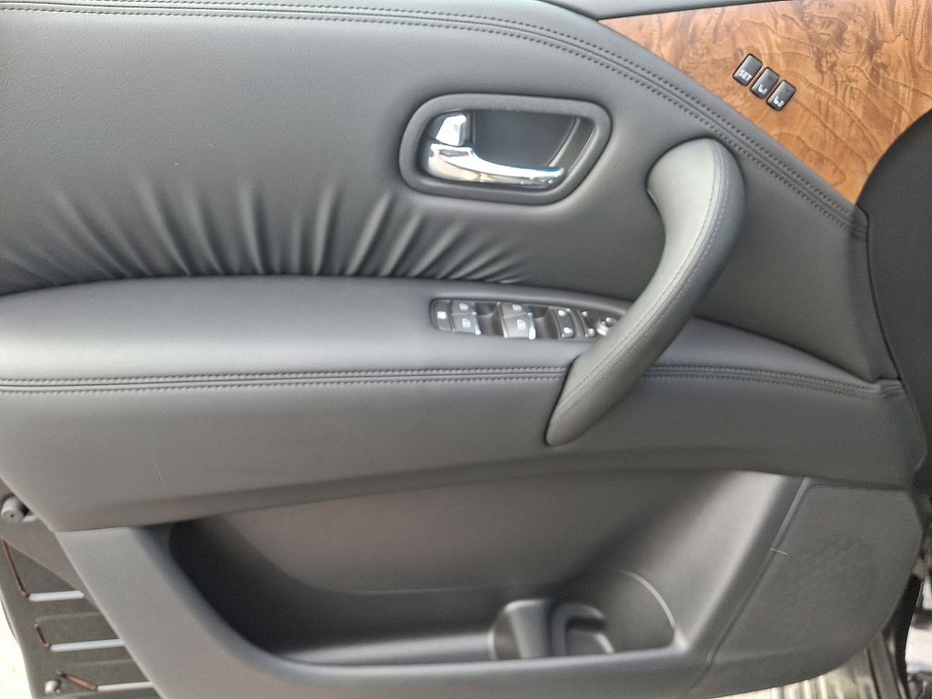 2024 Nissan Armada SL 14