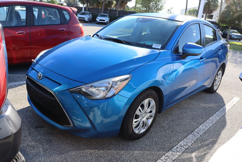 2019 Toyota Yaris L 2