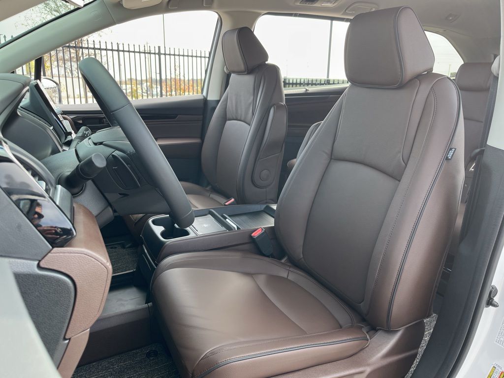 Thumbnail: 2026 Honda Odyssey - 13