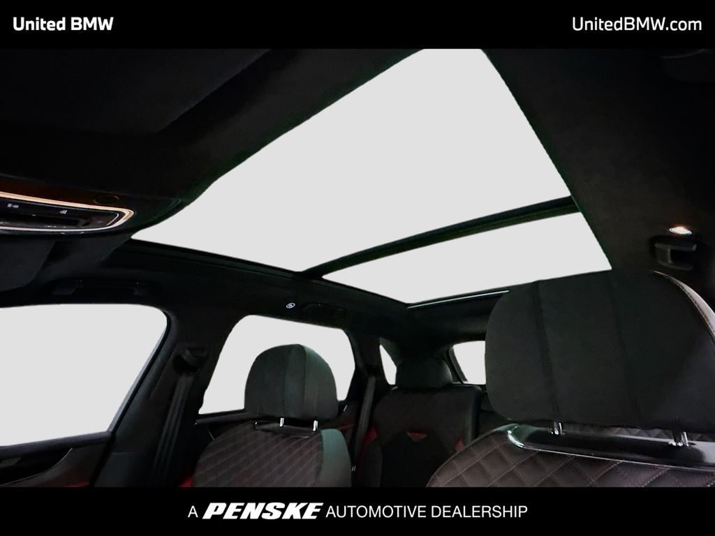 Thumbnail: 2022 Bentley Bentayga - 12