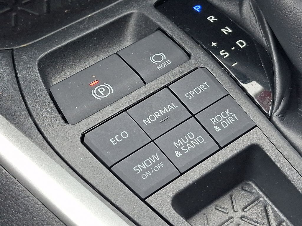 Thumbnail: 2020 Toyota RAV4 - 25