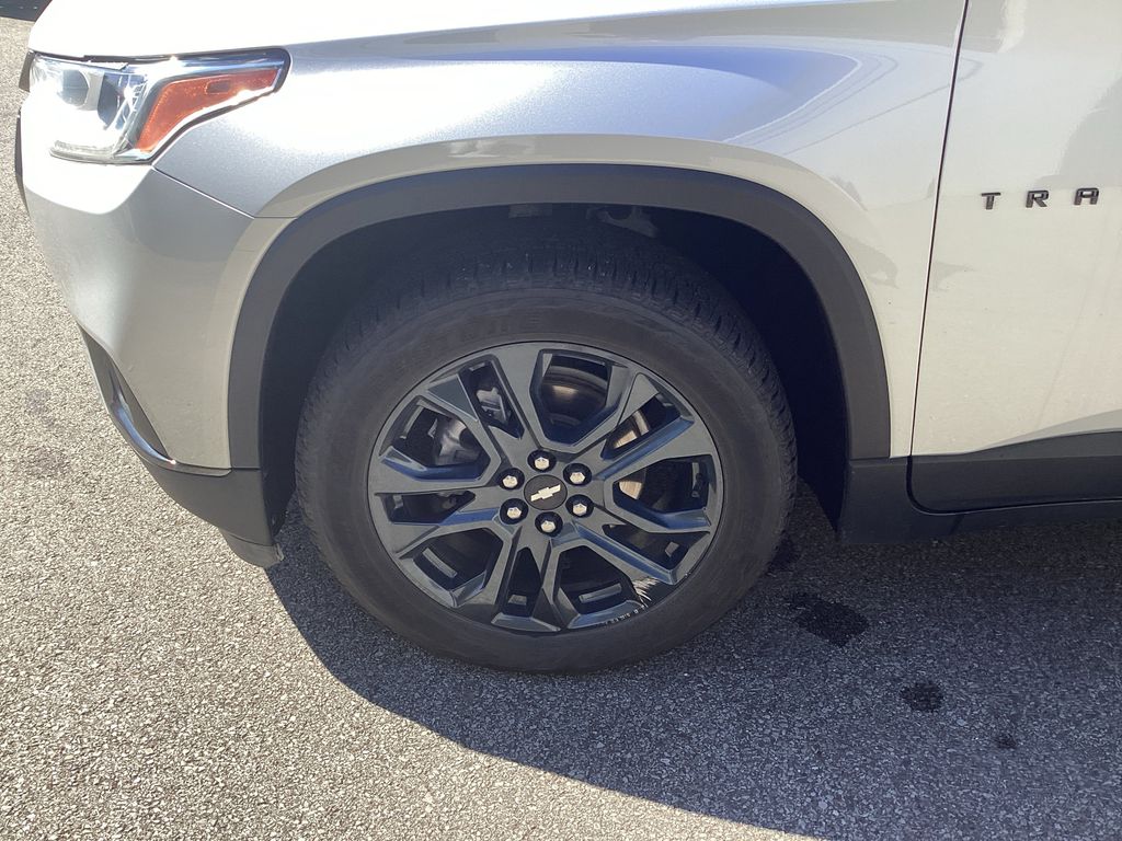 Used 2021 Chevrolet Traverse SUV
