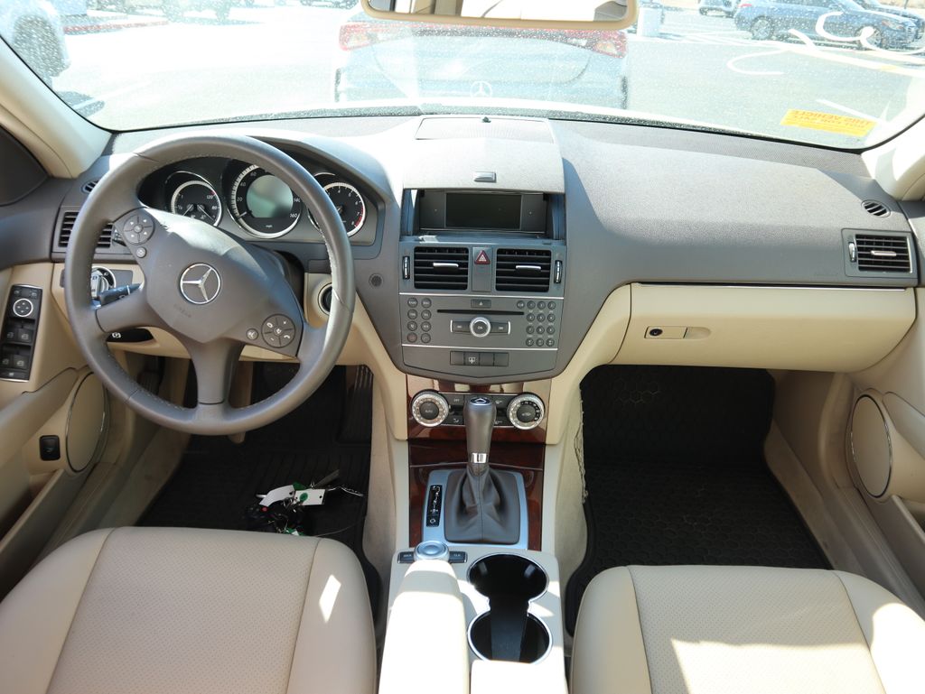 Thumbnail: 2011 Mercedes-Benz C-Class - 8