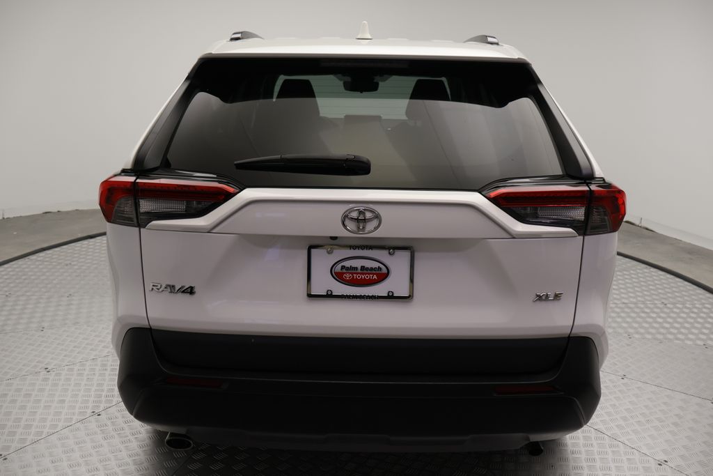 Thumbnail: 2024 Toyota RAV4 - 10