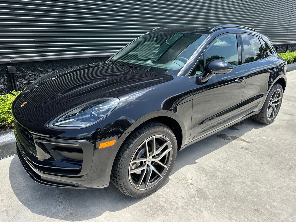 Thumbnail: 2026 Porsche Macan - 7