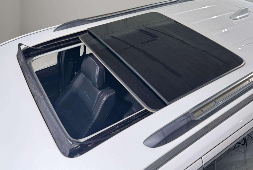 Used 2020 Ivory 3-Coat Jeep Summit image 17