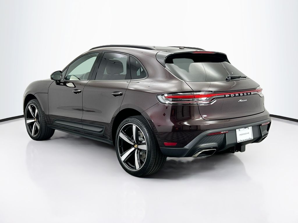 Thumbnail: 2026 Porsche Macan - 3