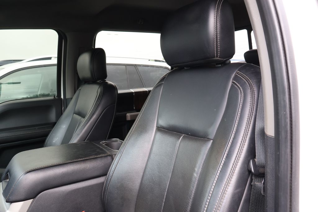 2019 Ford F-150 Lariat 13