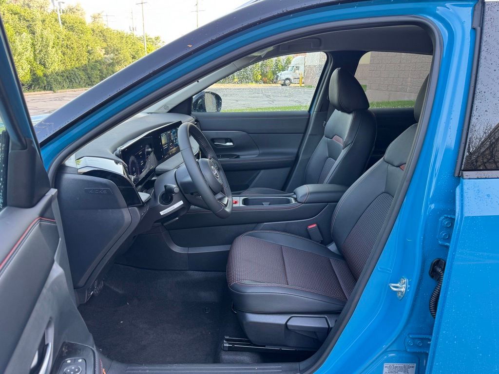 New 2026 Arctic Ice Blue Metallic / Super Black Two-tone Nissan SR image 9