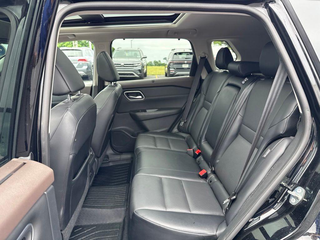 2021 Nissan Rogue SV Black at South Hills Kia