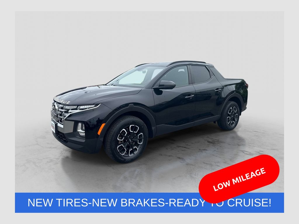 Phantom Black 2022 Hyundai Santa Cruz Pickup Truck All-Wheel Drive 8-Speed Automatic