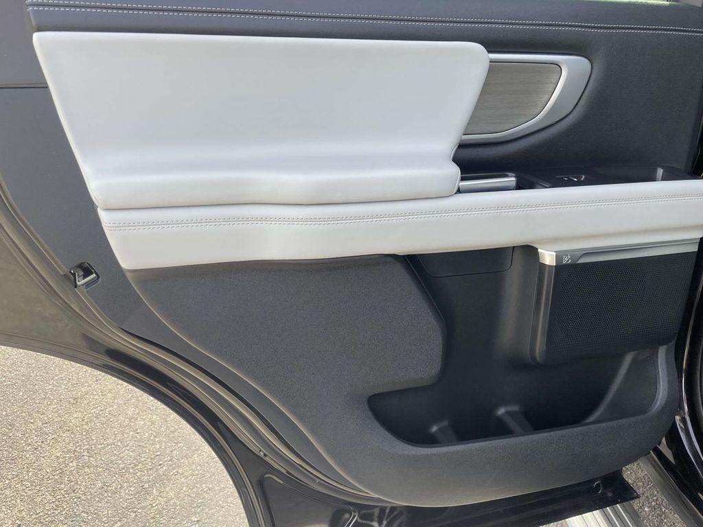 Used 2025 Ford Expedition Platinum 4D Sport Utility