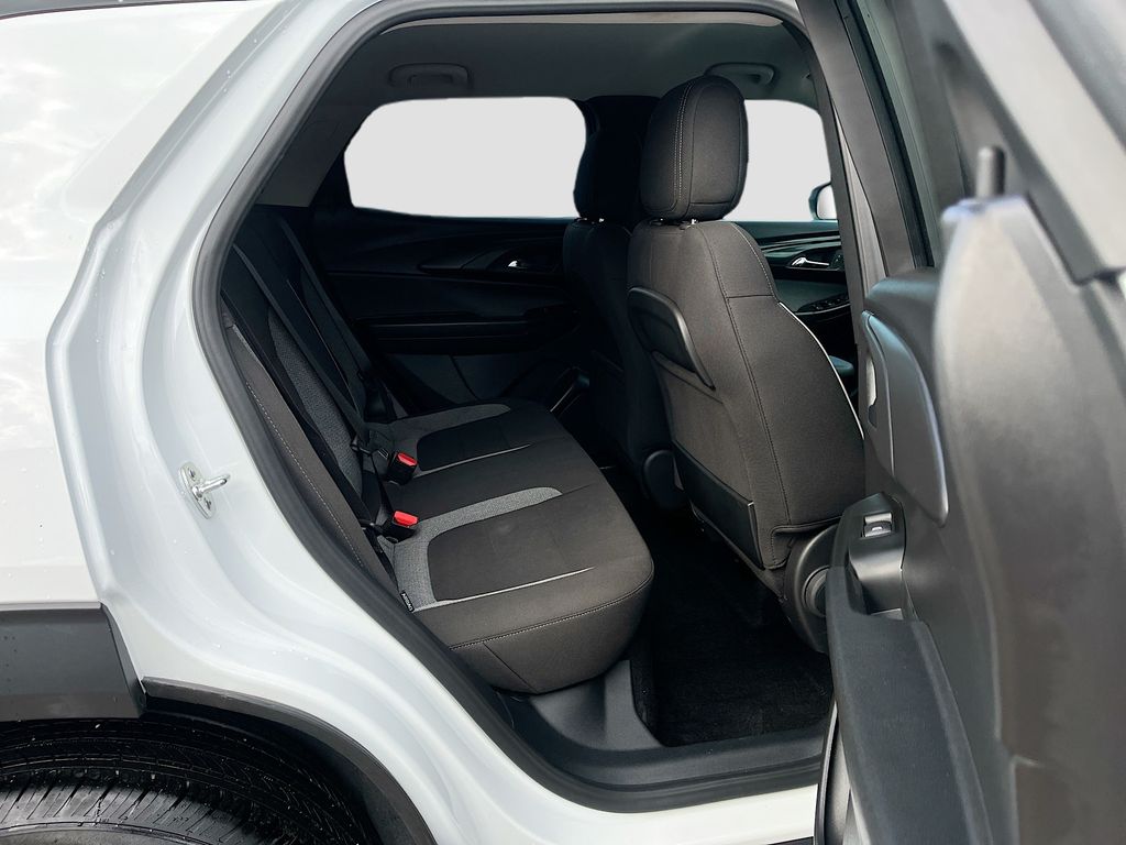 Used 2025 White Chevrolet LT image 25