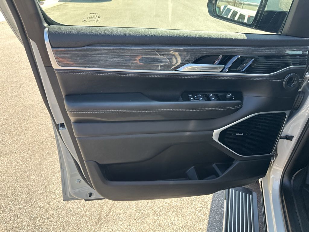 Used Car 2022 Jeep Wagoneer  Series Iii For Sale Under $50,000 In Austin, Texas