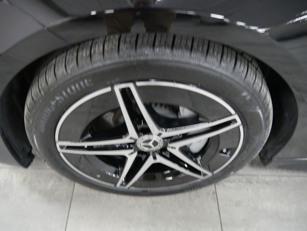 Thumbnail: 2023 Mercedes-Benz C-Class - 11