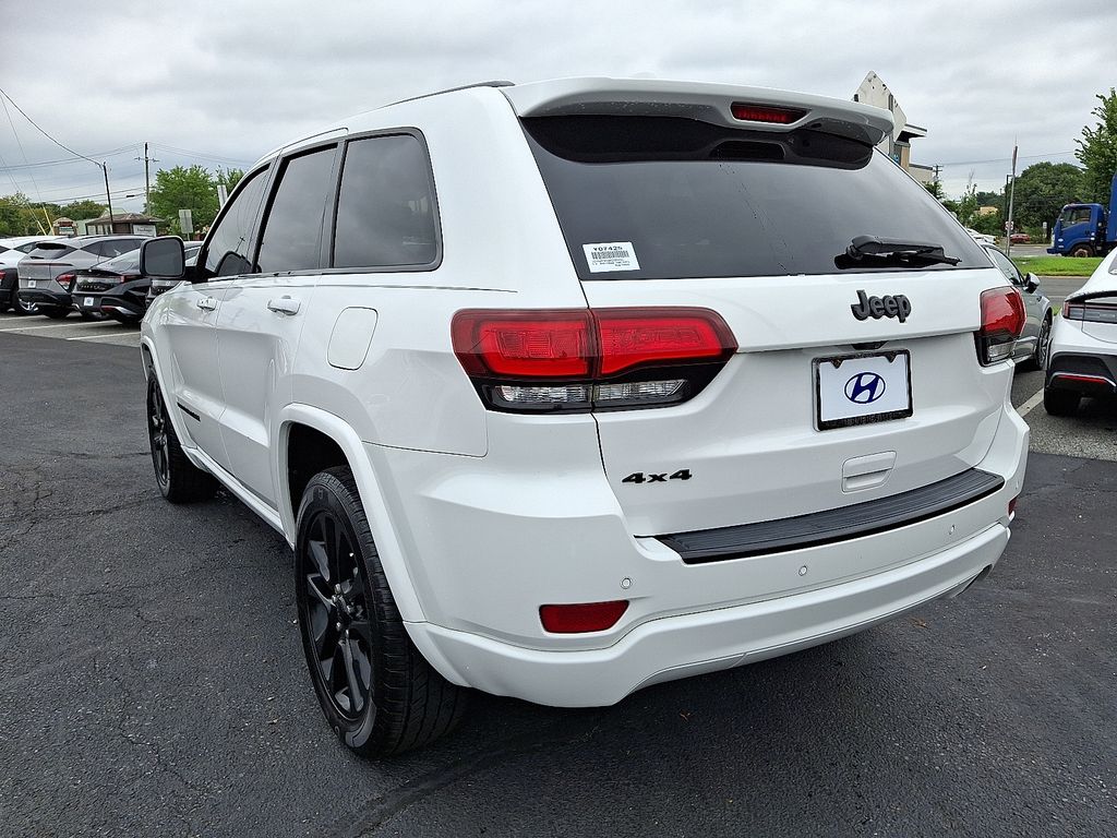 Thumbnail: 2018 Jeep Grand Cherokee - 4