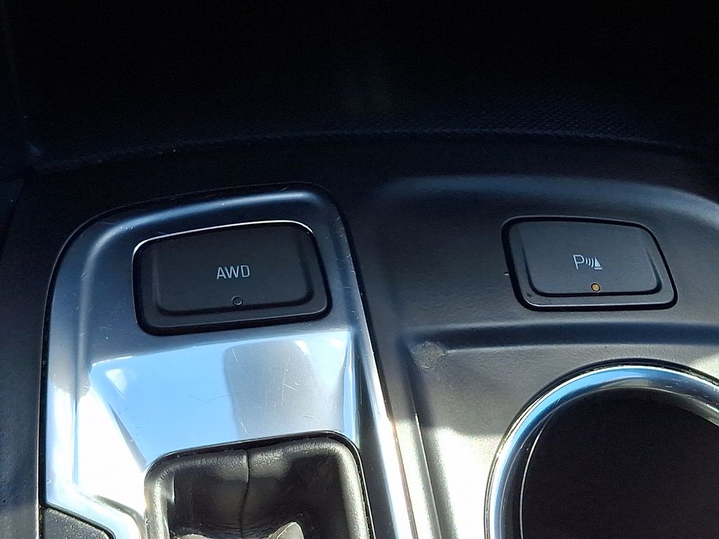 used 2024 Chevrolet Equinox car, priced at $23,354