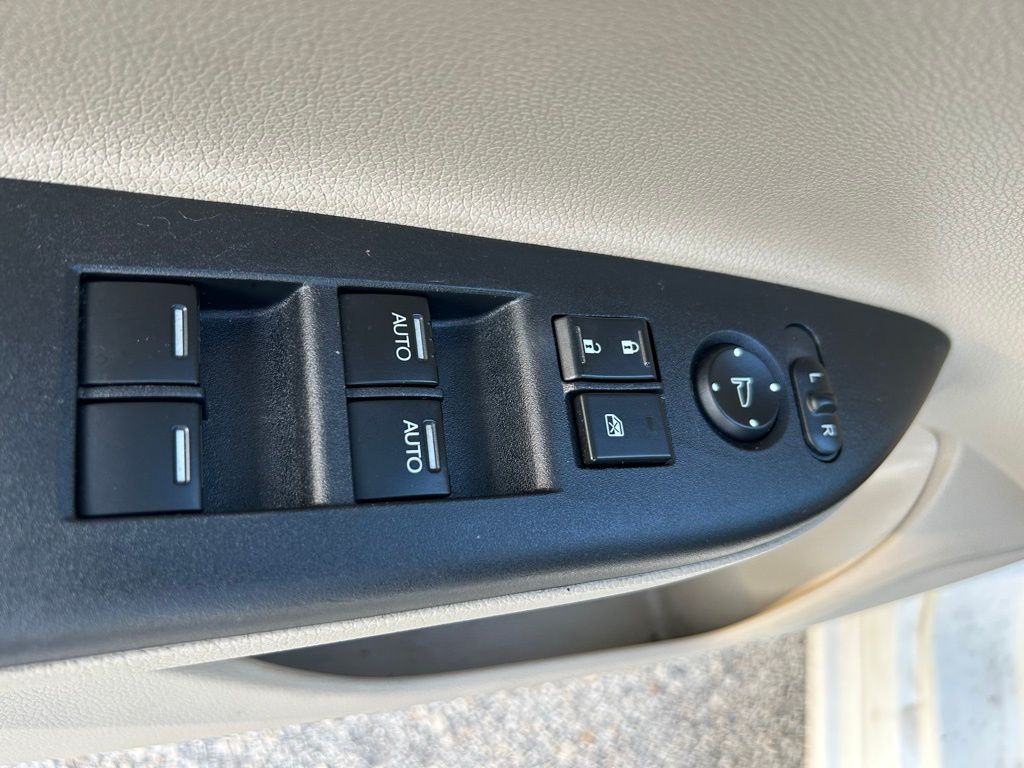 Thumbnail: 2015 Honda Accord - 17