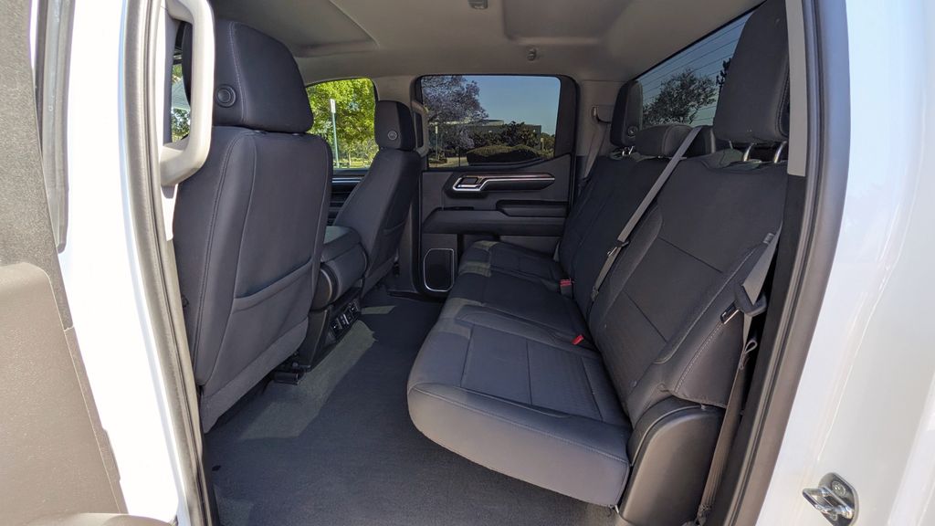 Used 2022 Chevrolet Silverado 1500 LT 4D Crew Cab