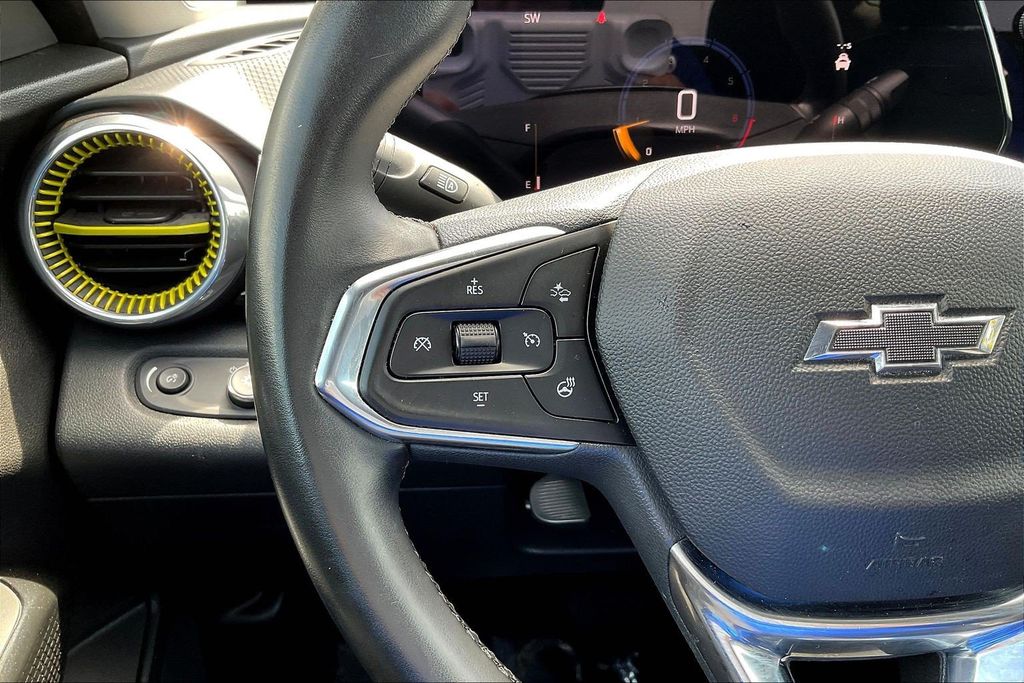 Used 2024 Chevrolet Trax SUV