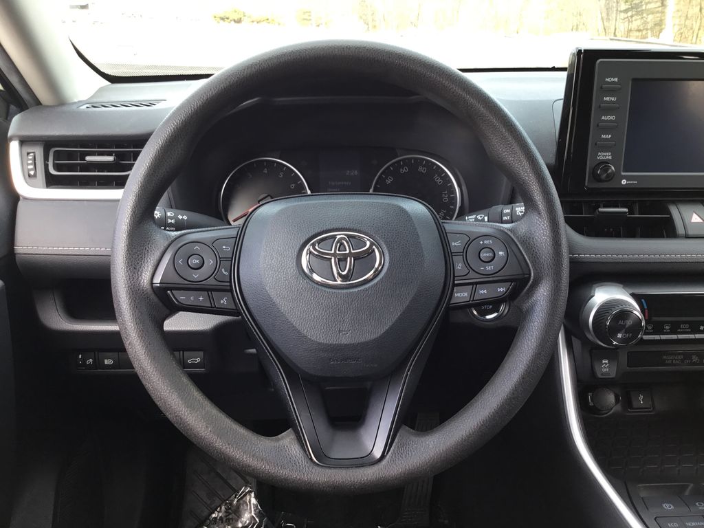 Thumbnail: 2022 Toyota RAV4 - 20